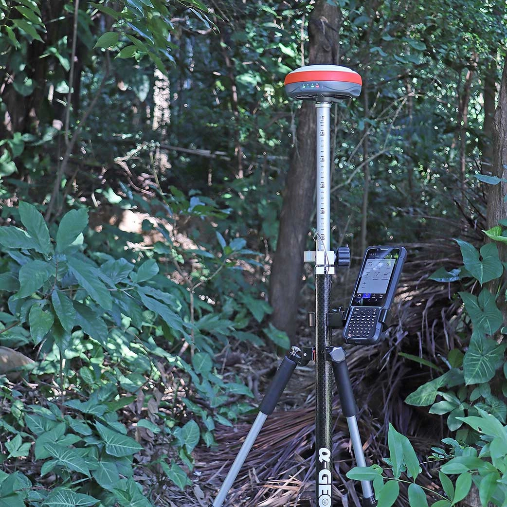 1408 channels compact new generation of smart GNSS receiver L300 for any surveying project 2 - alphageo